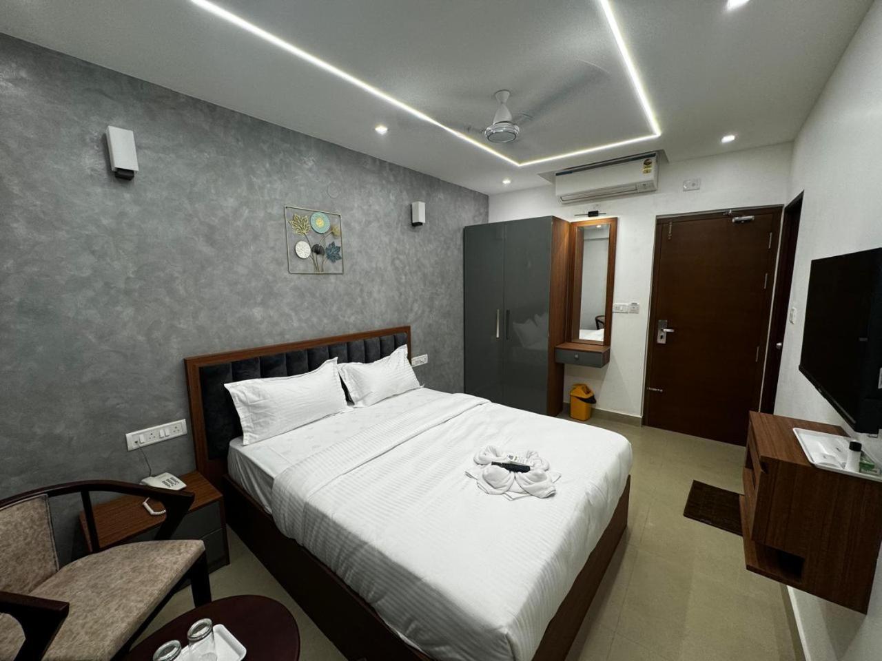 Hotel Royal Luxe - Us Consulate, Apollo Hospital, Sankara Natralya Chennai Bagian luar foto